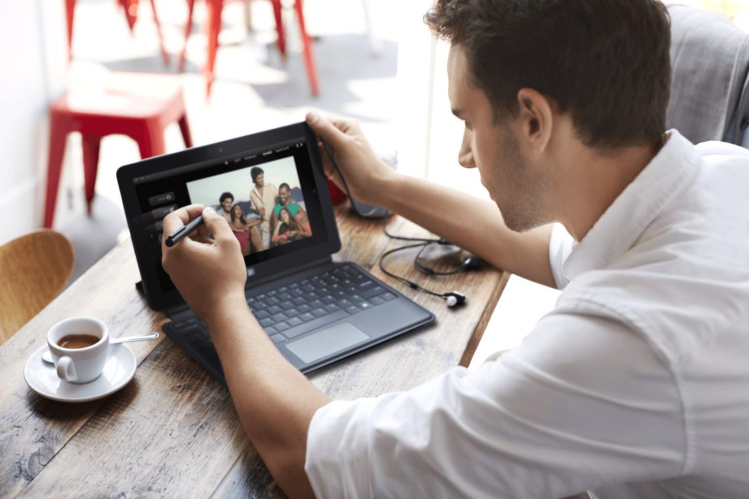 Teilnehmende im Gruppenunterricht bei Kestrelvia